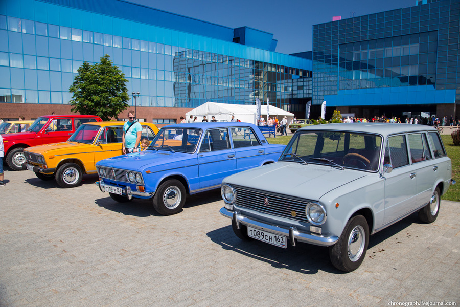 Сайты автомобилей тольятти. ВАЗ 2103 АВТОВАЗ. ВАЗ 2103 завод ВАЗ. ВАЗ 2103 музей. ВАЗ 2103 Тольятти музей.